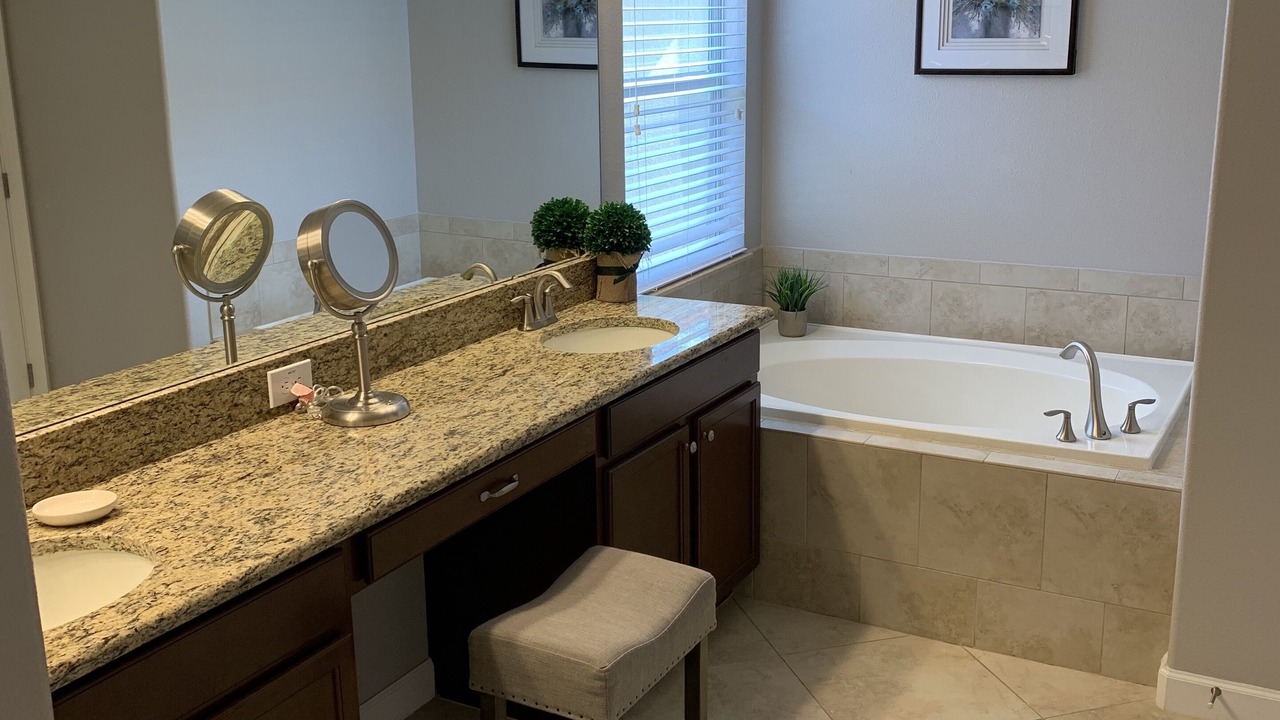 Photo of Bathroom in Lindfields