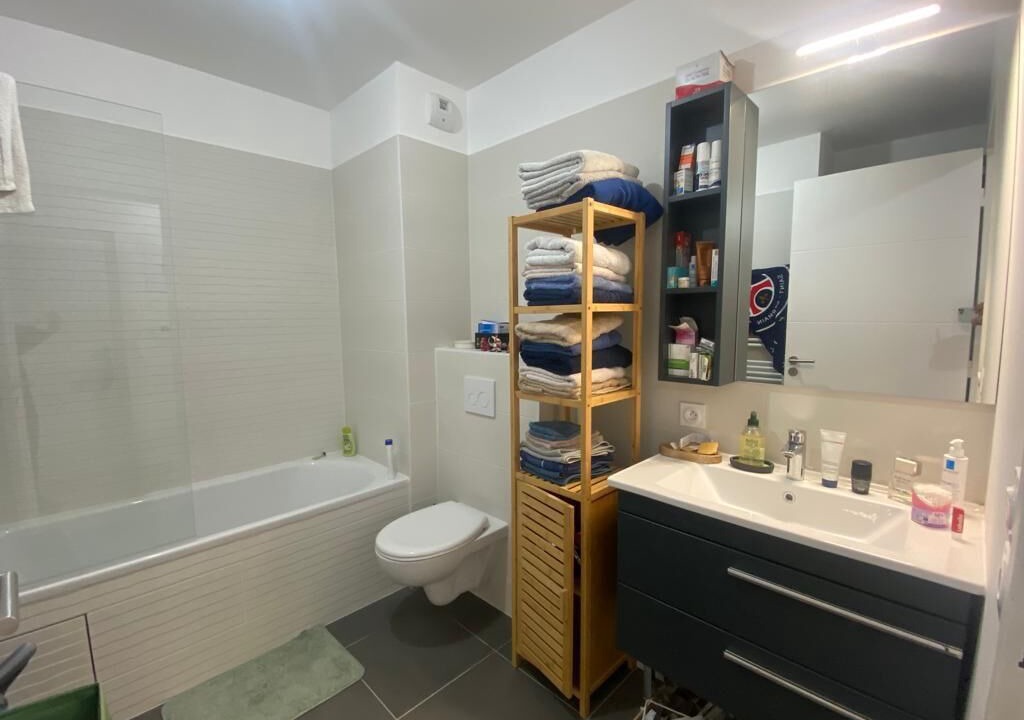 Photo of Bathroom in Clichy