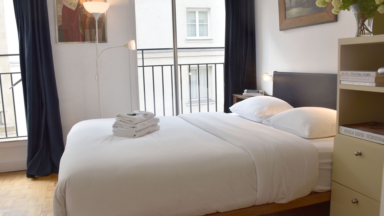 Photo of Bedroom in 4th Arrondissement