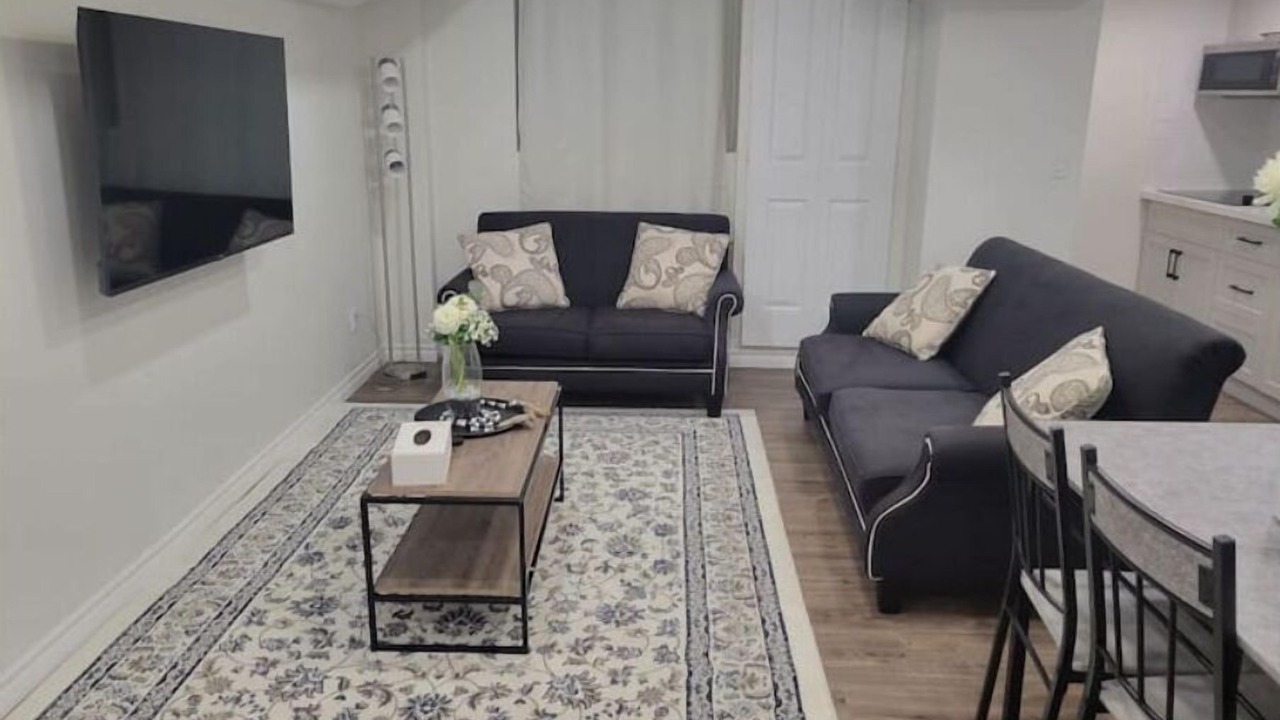 Photo of Livingroom in Bowmanville