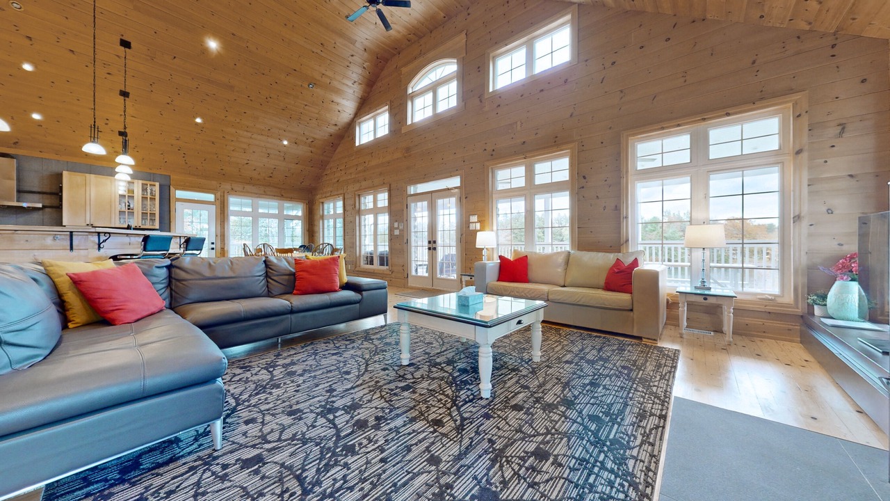 Photo of Livingroom in McKellar