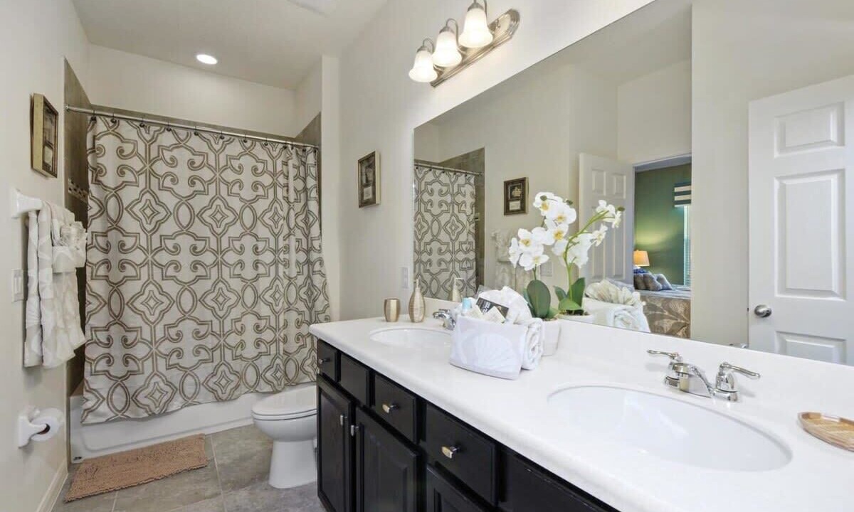 Photo of Bathroom in West Haven