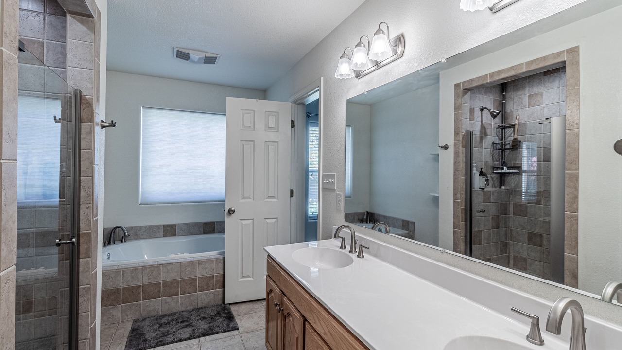 Photo of Bathroom in Aztec