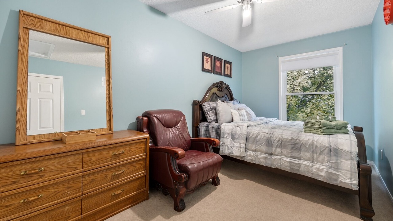 Photo of Bedroom in Aurora