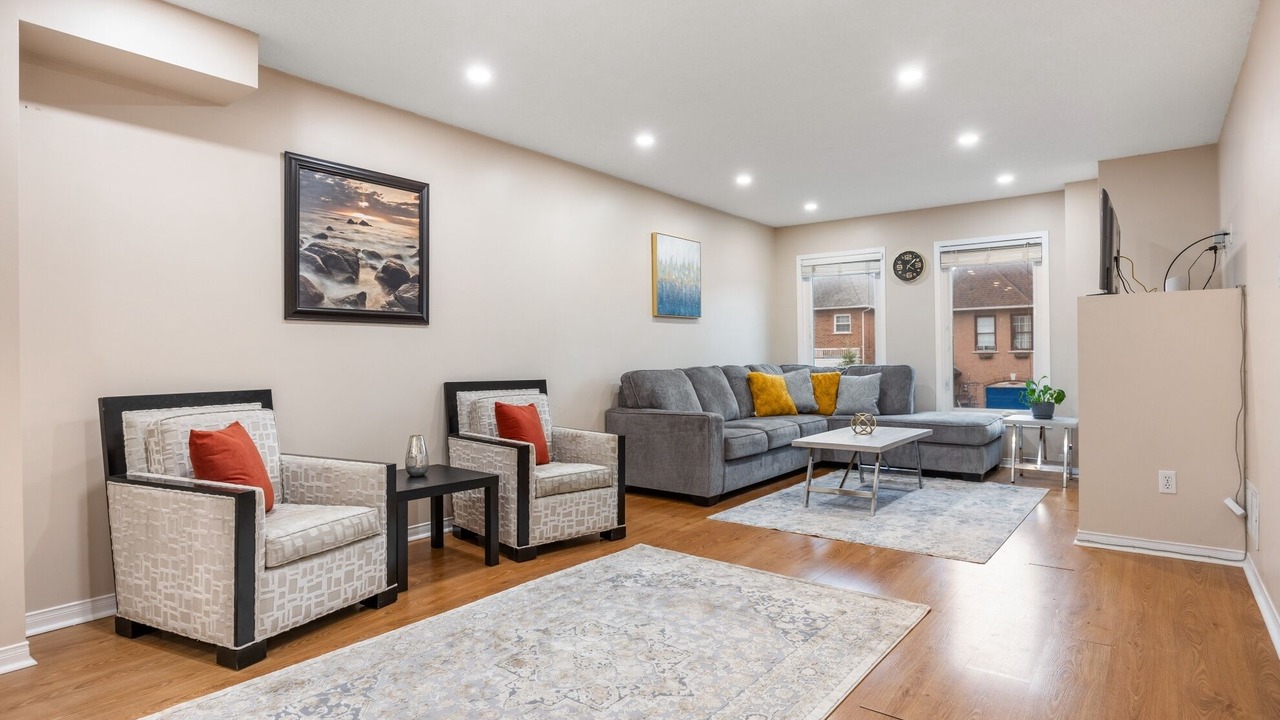 Photo of Livingroom in Aurora