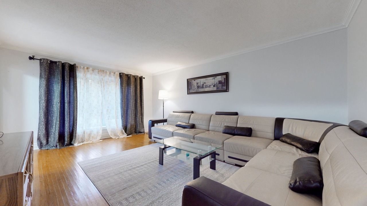 Photo of Livingroom in Bridlewood