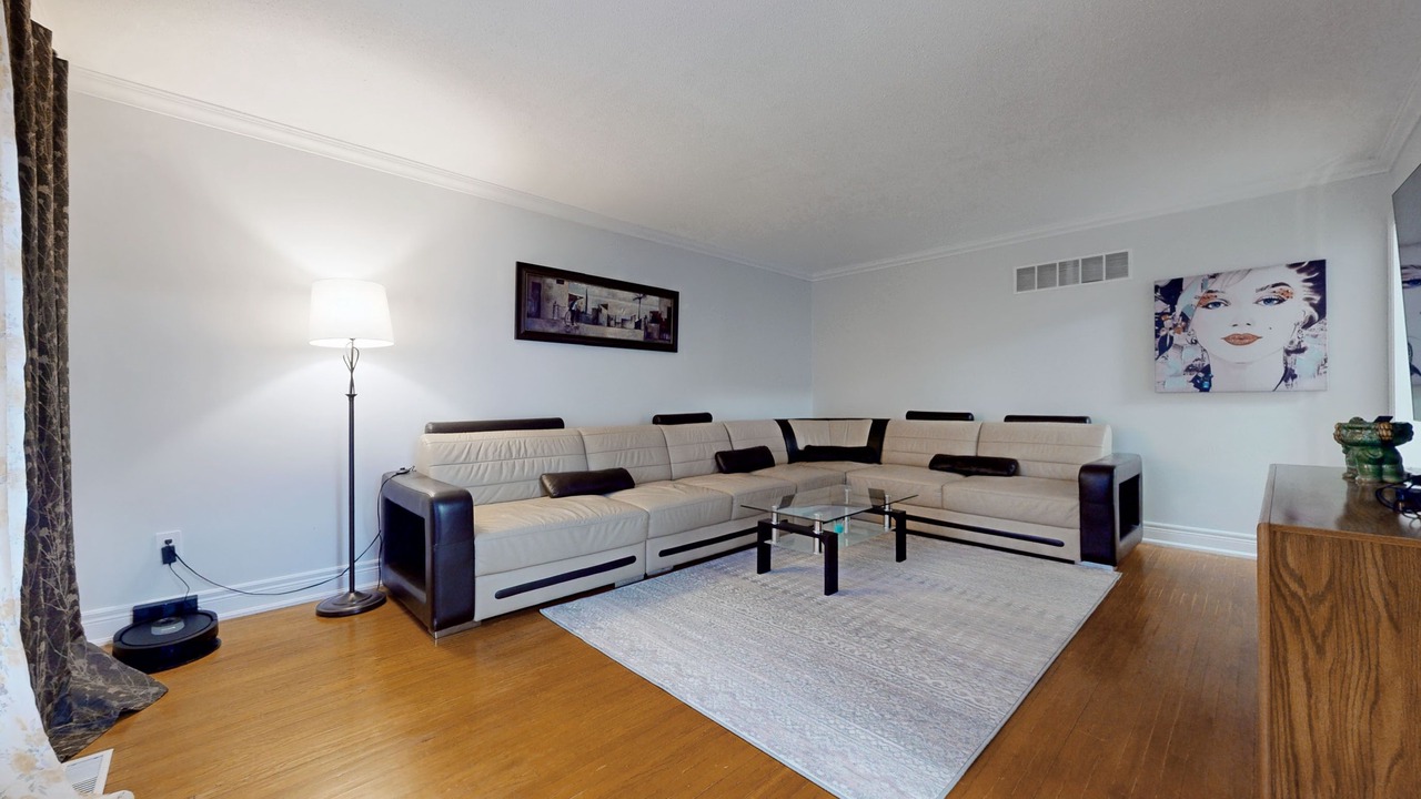 Photo of Livingroom in Bridlewood