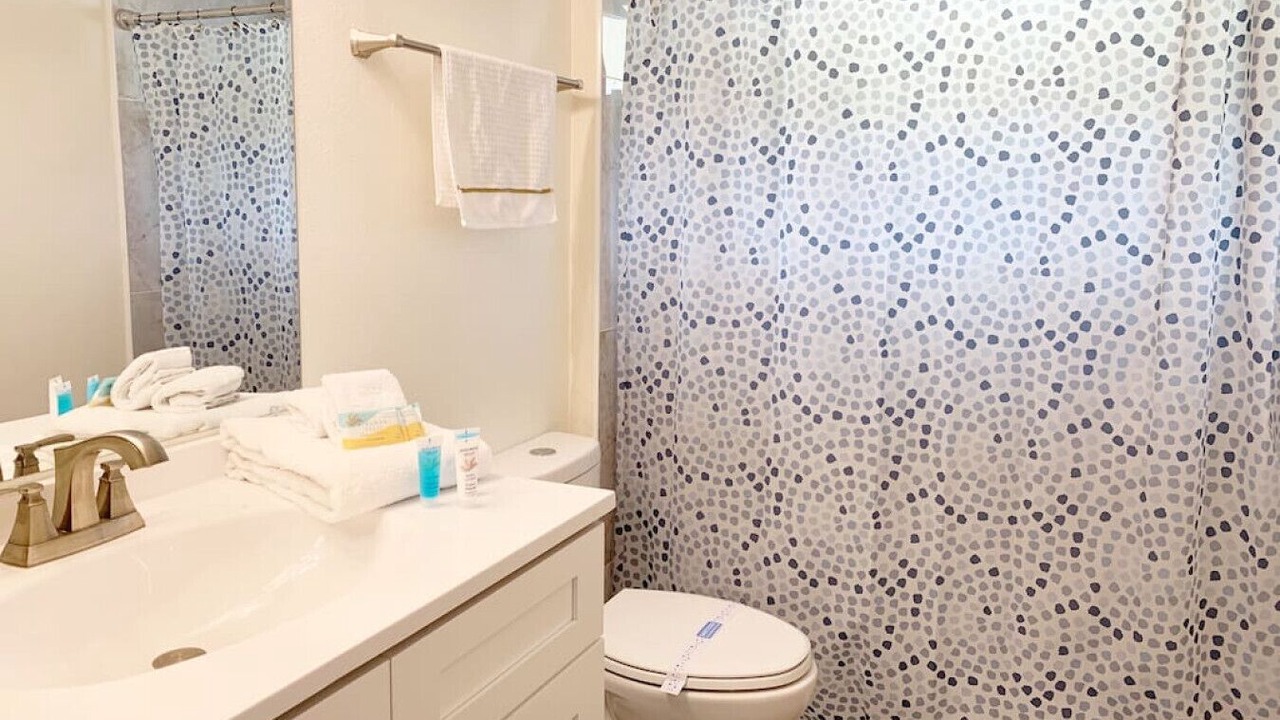 Photo of Bathroom in Lindfields