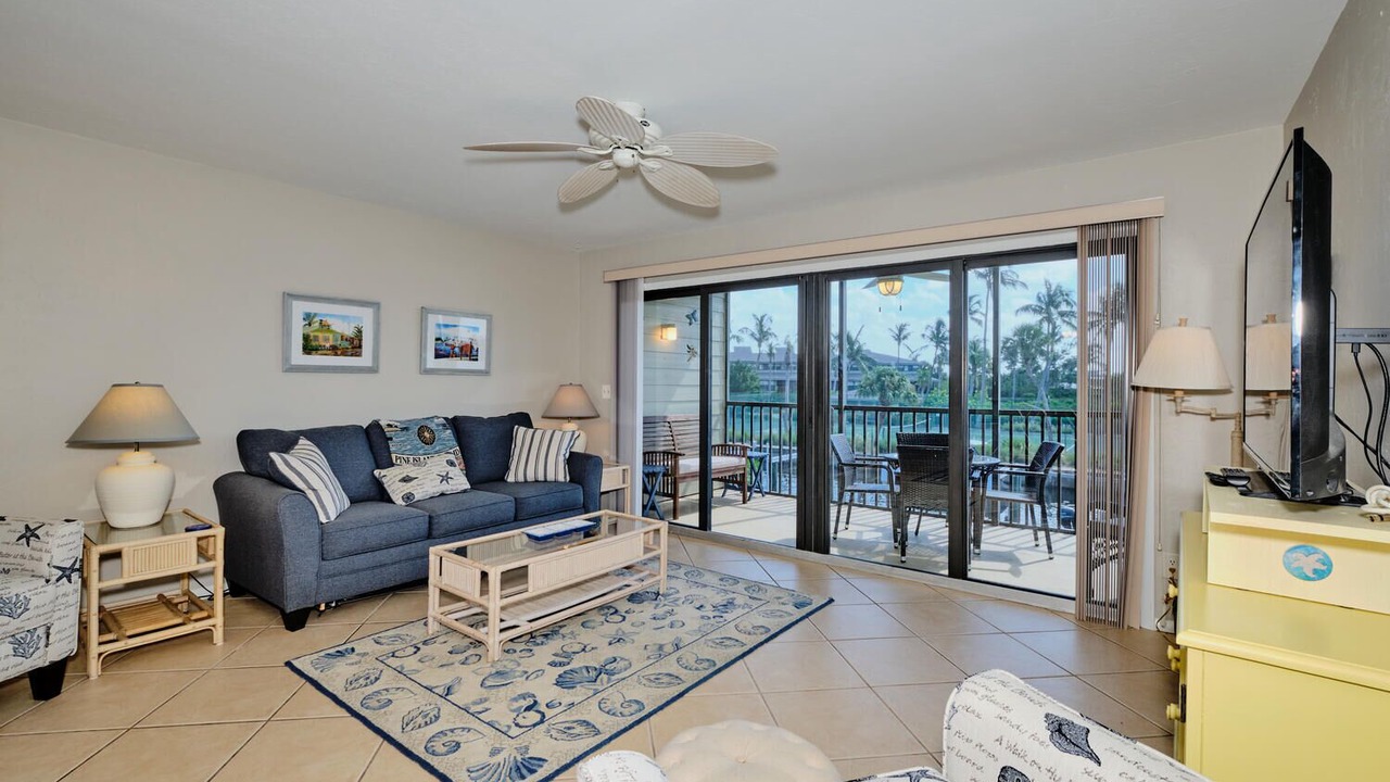 Photo of Livingroom in Bokeelia