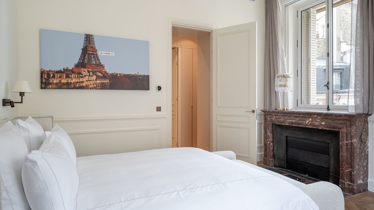Photo of Bedroom in Champs-Elysees