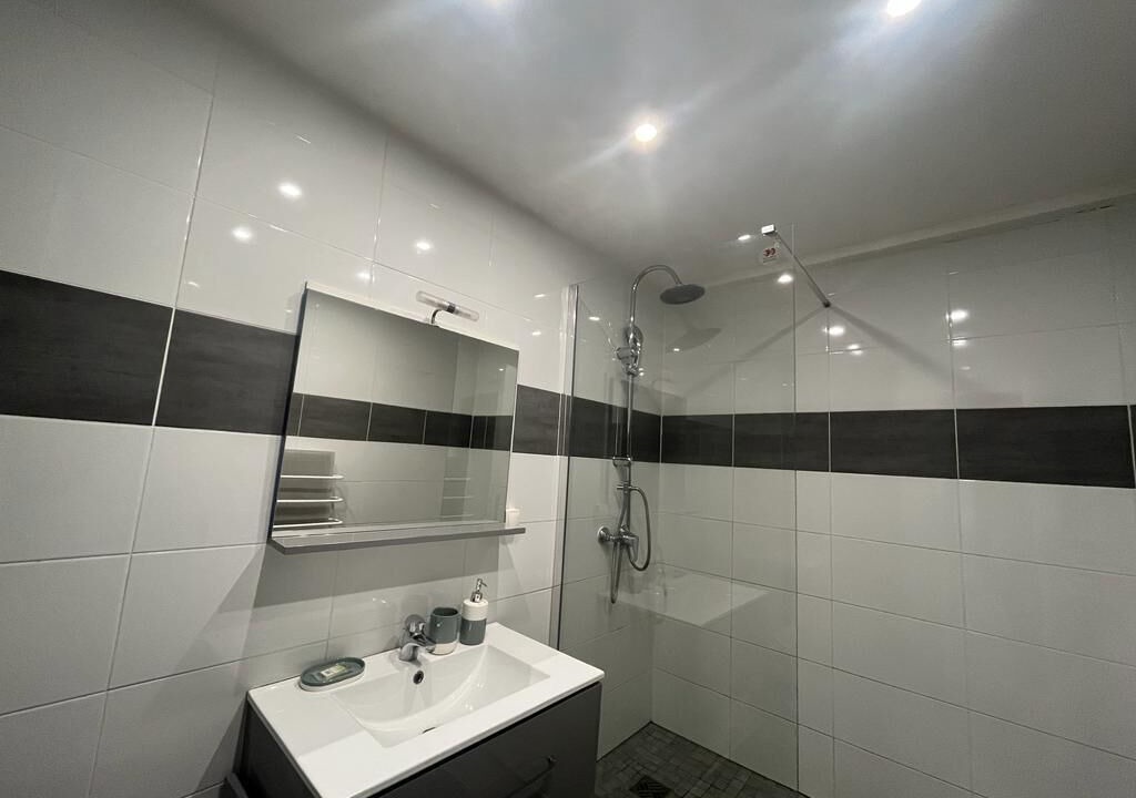 Photo of Bathroom in Charonne