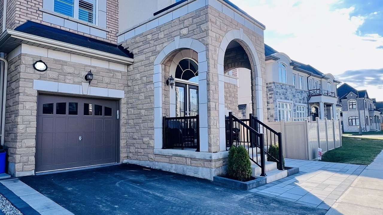Photo of Outdoor in Oakville