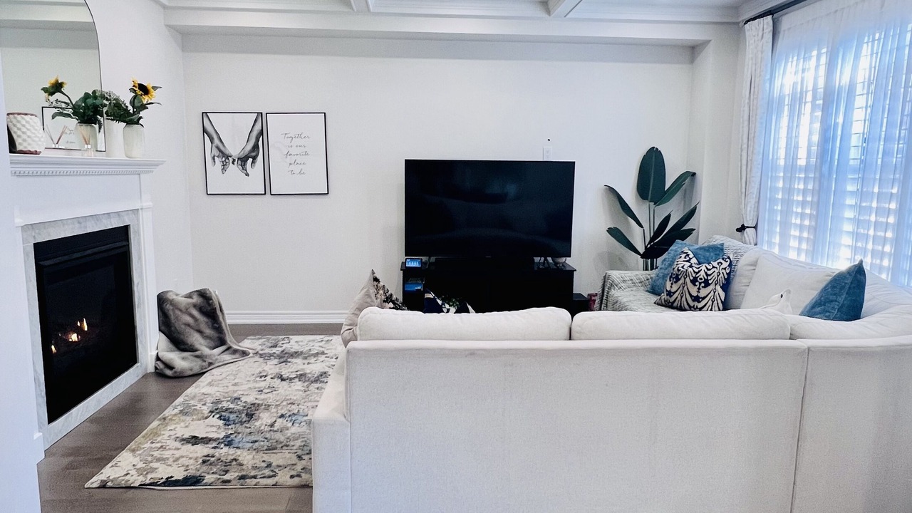 Photo of Livingroom in Oakville