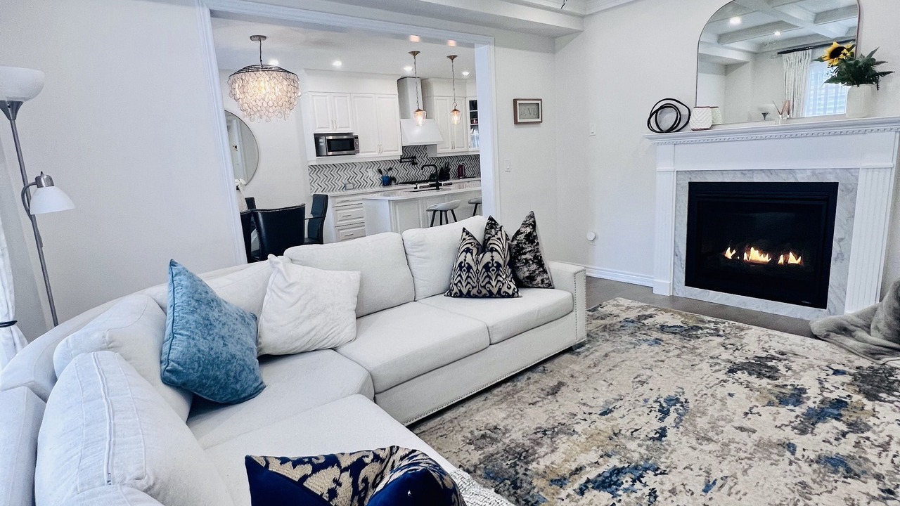 Photo of Livingroom in Oakville