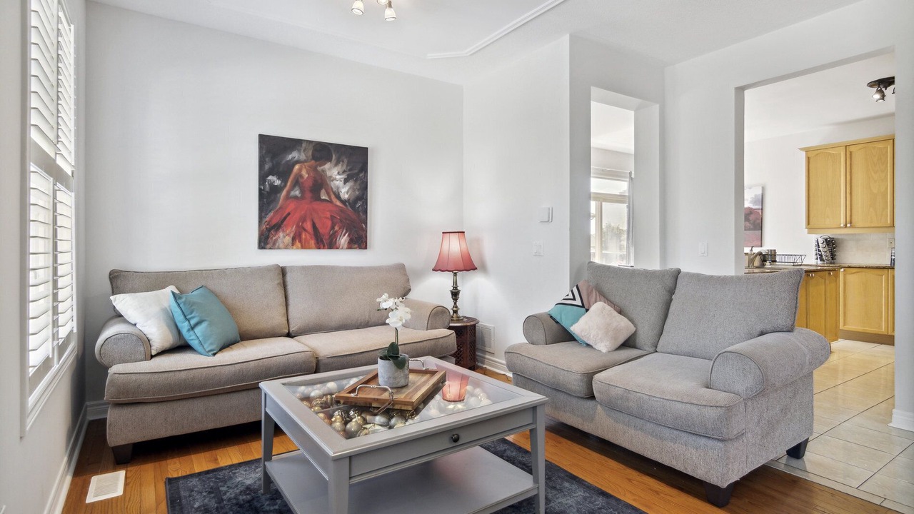 Photo of Livingroom in Richmond Hill