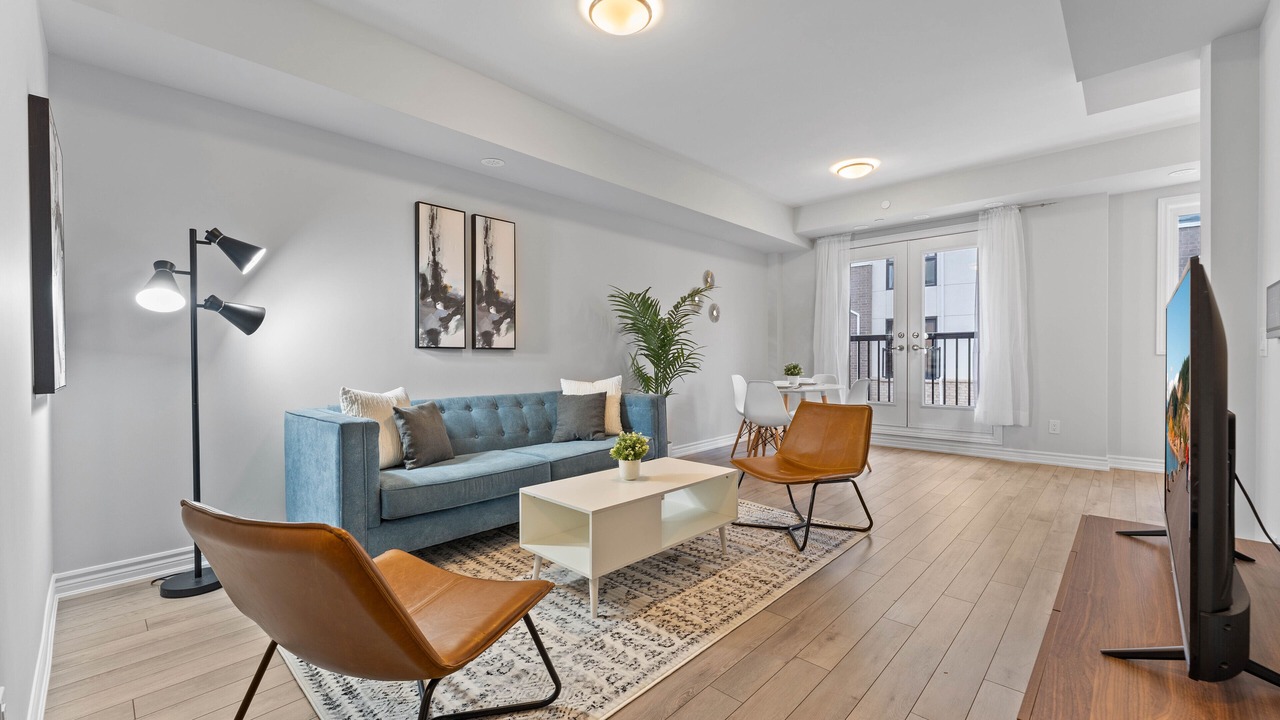 Photo of Livingroom in Oakville