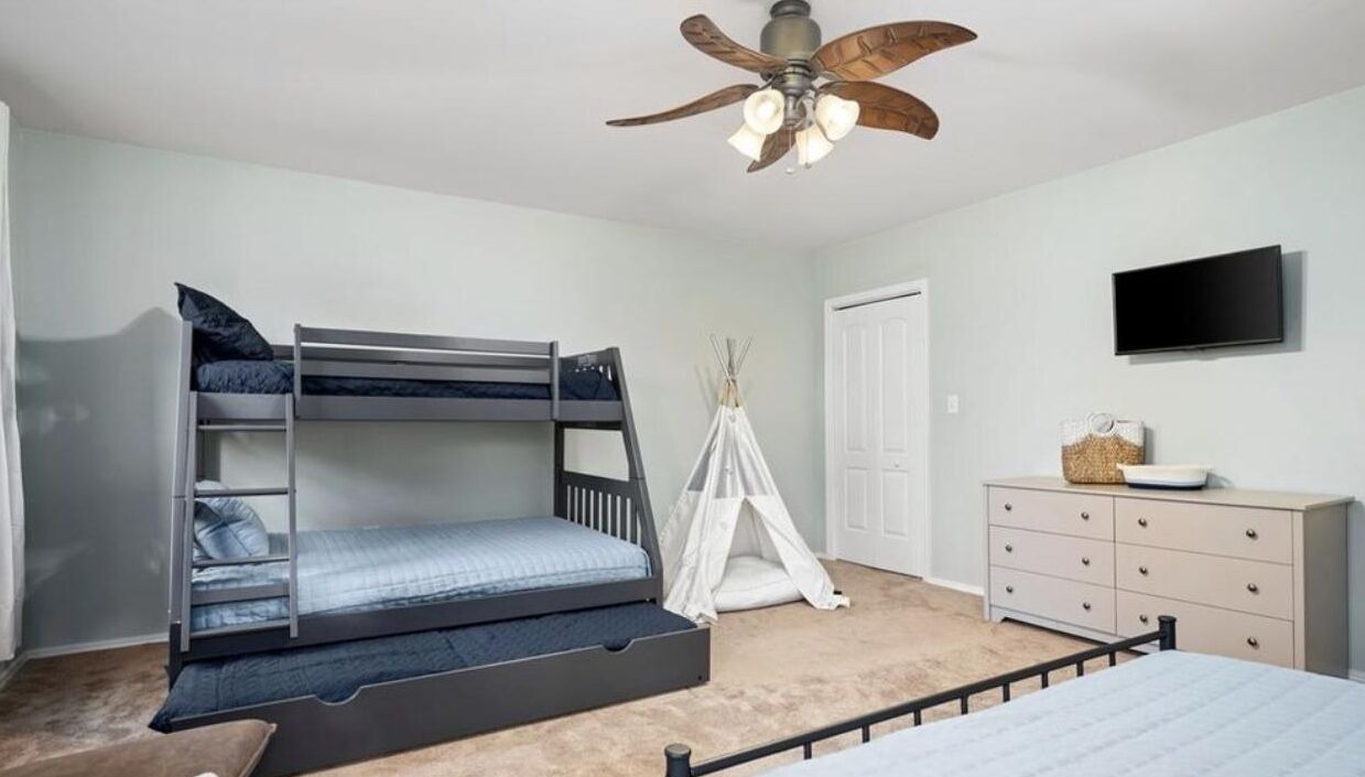 Photo of Bedroom in Verona Beach
