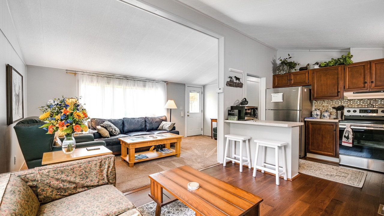 Photo of Livingroom in Mattawana