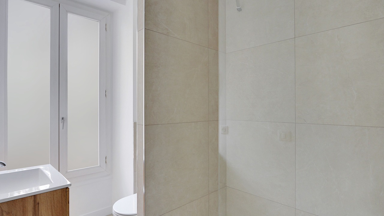 Photo of Bathroom in Charonne