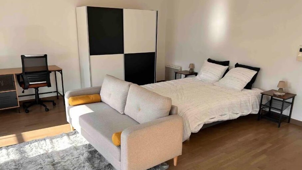 Photo of Bedroom in Villeneuve-Saint-Georges