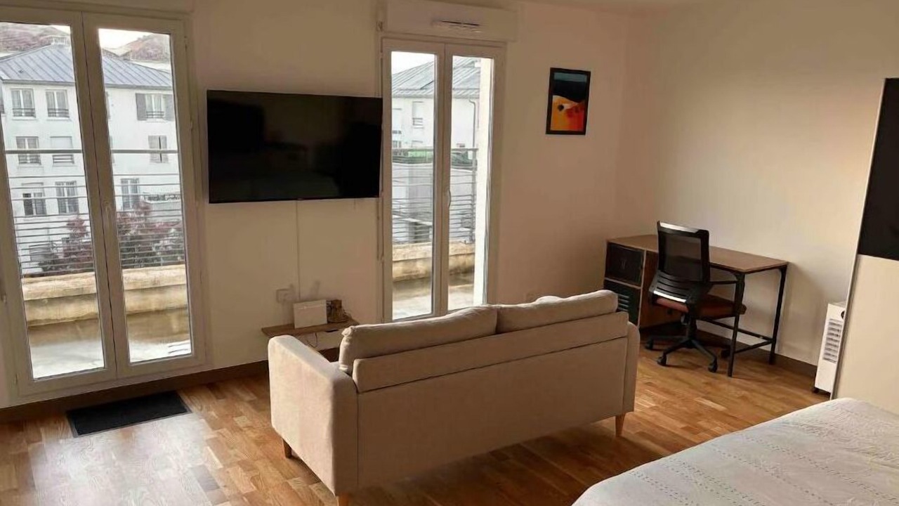 Photo of Bedroom in Villeneuve-Saint-Georges