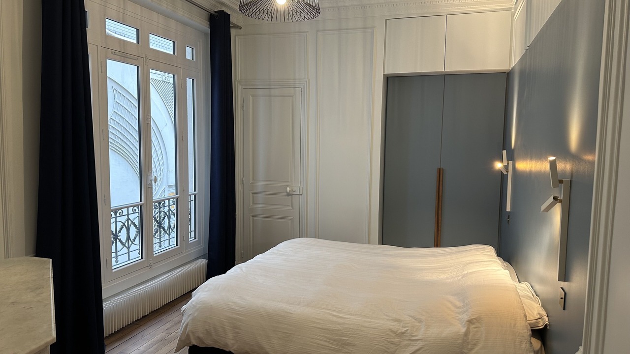 Photo of Bedroom in 17th Arrondissement