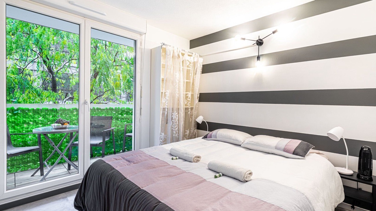 Photo of Bedroom in Saint-Ouen