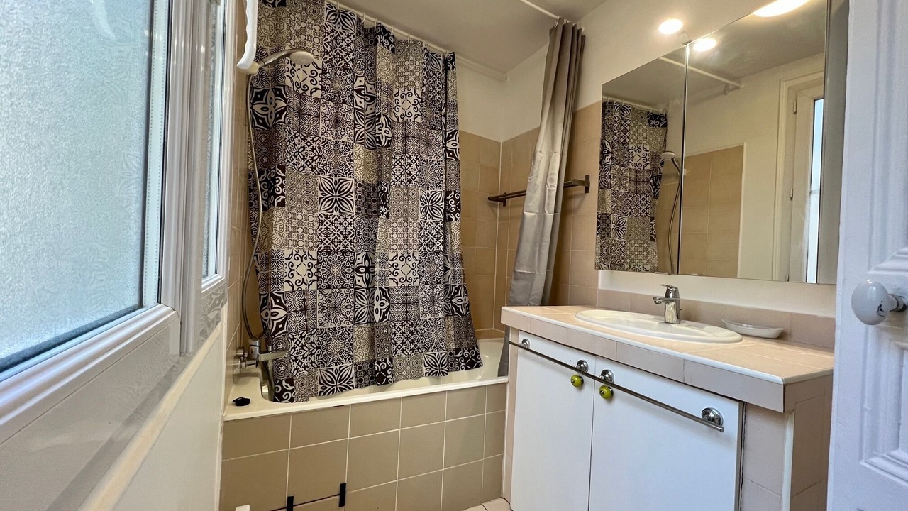 Photo of Bathroom in Les Halles