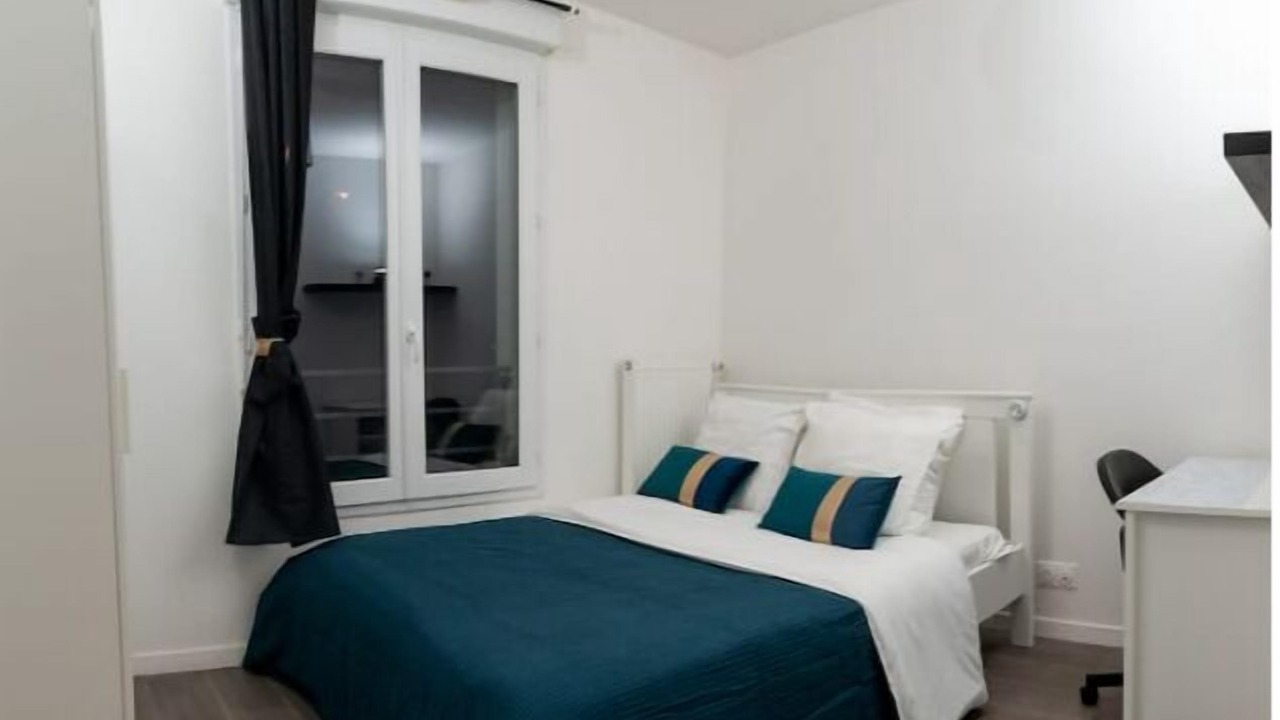 Photo of Bedroom in Le Bourget