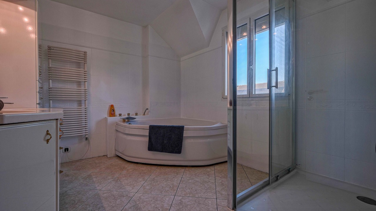 Photo of Bathroom in Montevrain