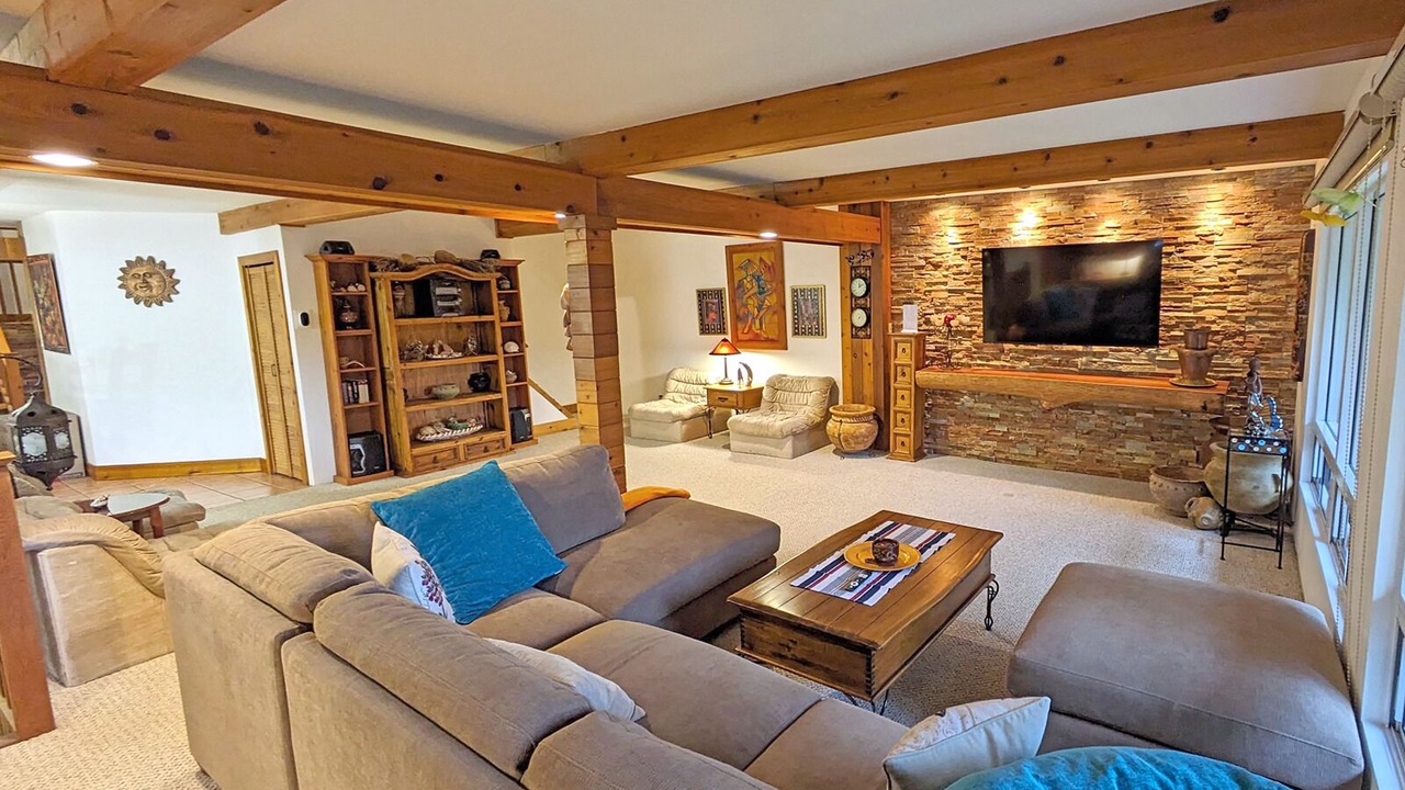 Photo of Livingroom in Essa