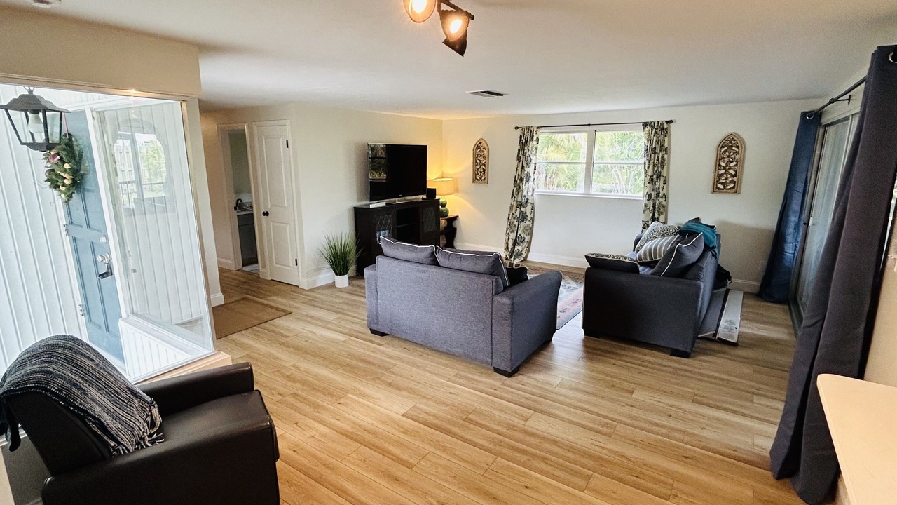 Photo of Livingroom in Sarasota Springs