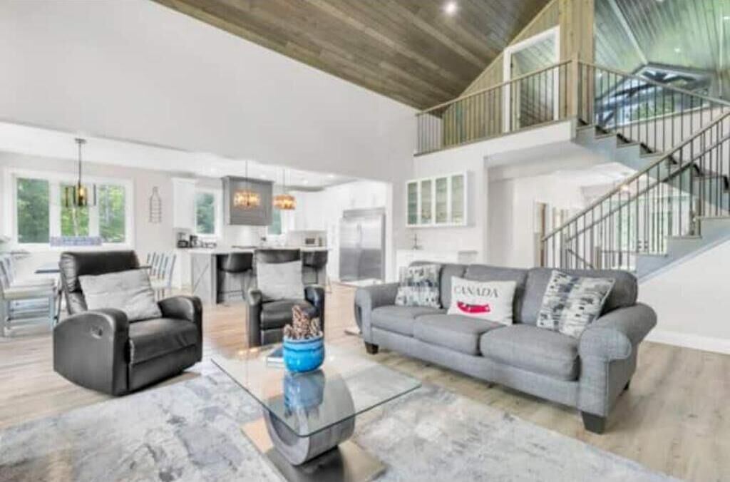Photo of Livingroom in Centre Hastings
