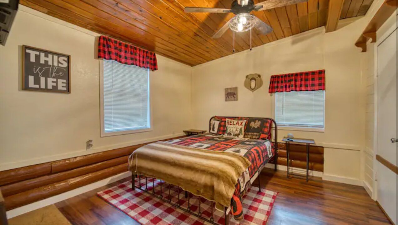 Photo of Bedroom in Bearss Plaza