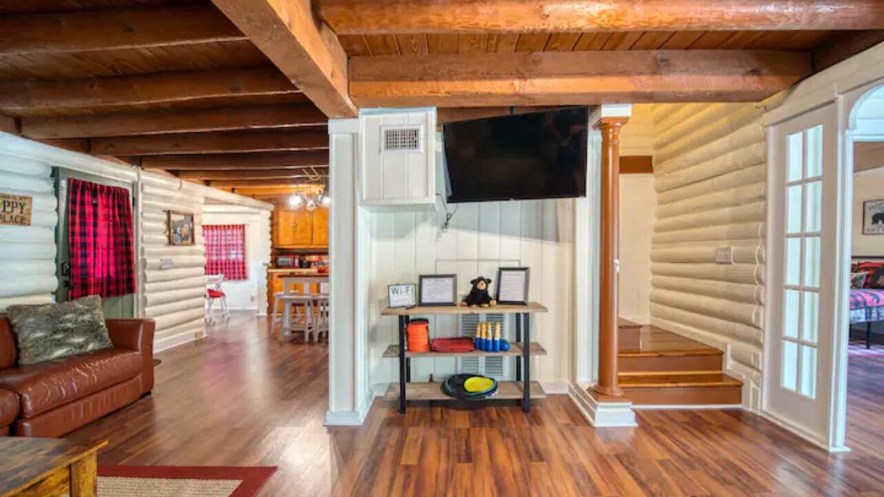 Photo of Livingroom in Bearss Plaza
