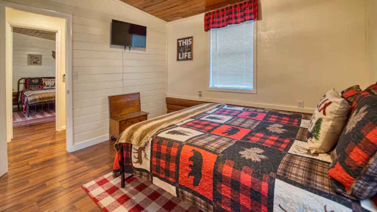 Photo of Bedroom in Bearss Plaza