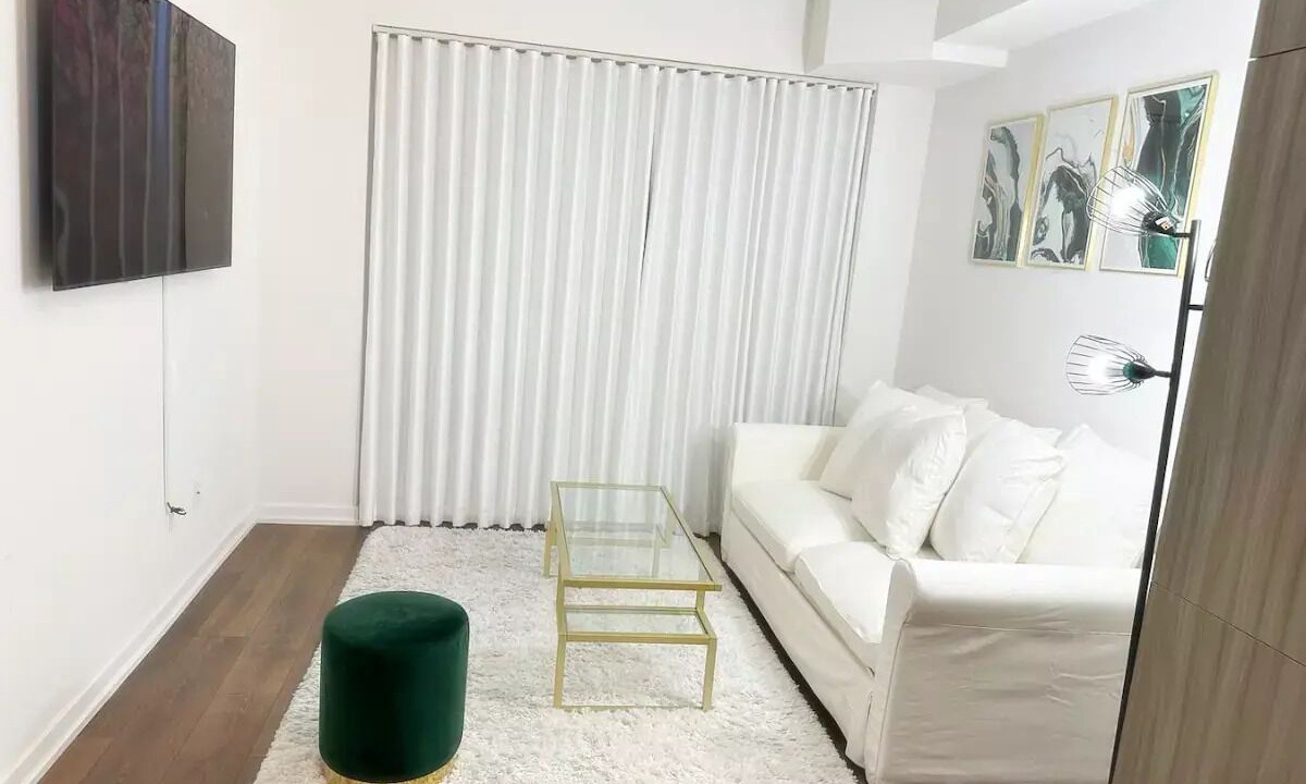 Photo of Livingroom in Henry Farm