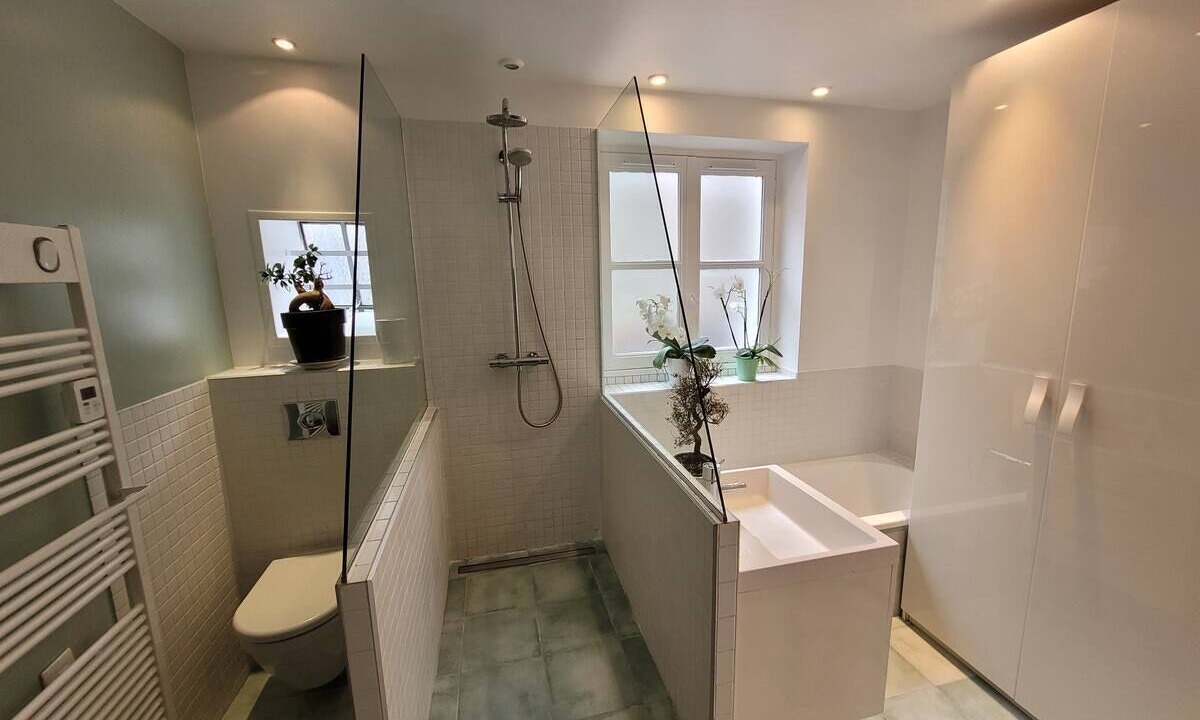 Photo of Bathroom in Val-de-Grace