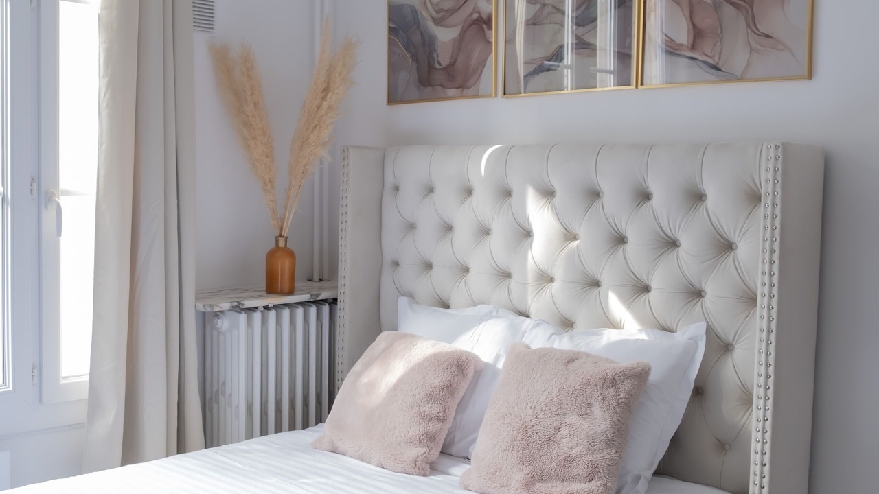 Photo of Bedroom in Le Bourget