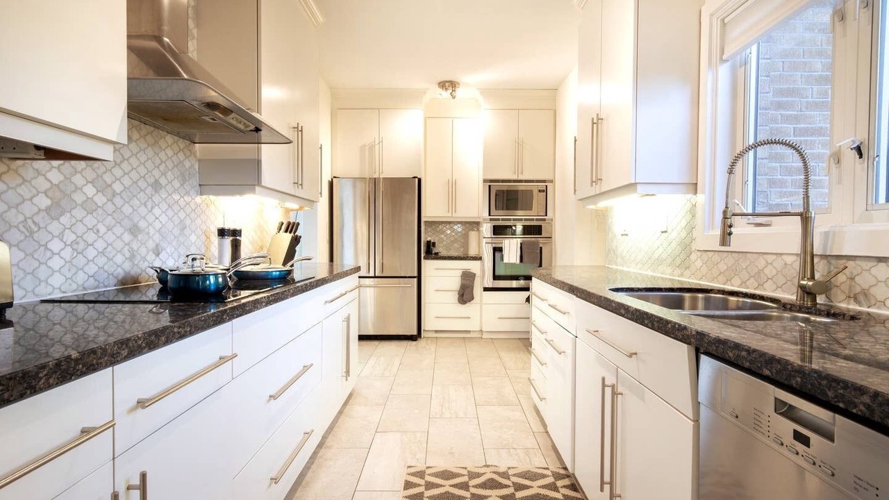 Photo of Kitchen in Bathurst Manor