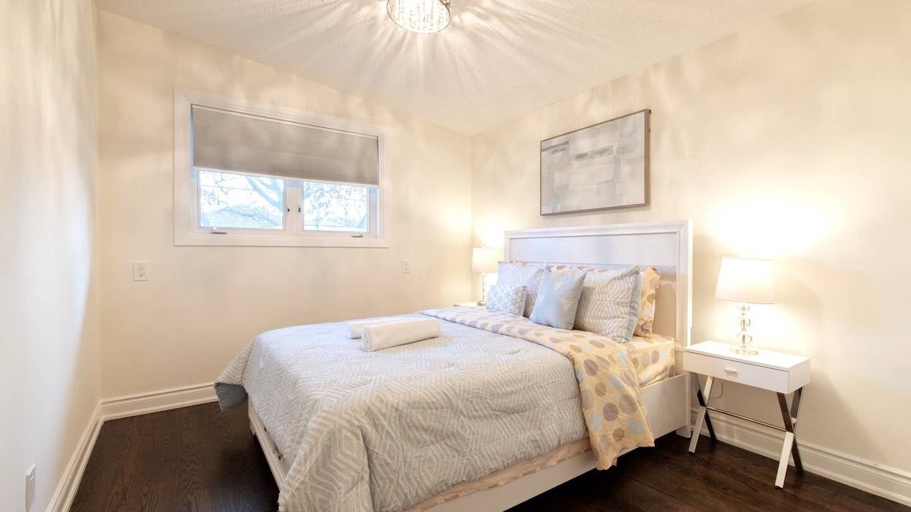 Photo of Bedroom in Bathurst Manor