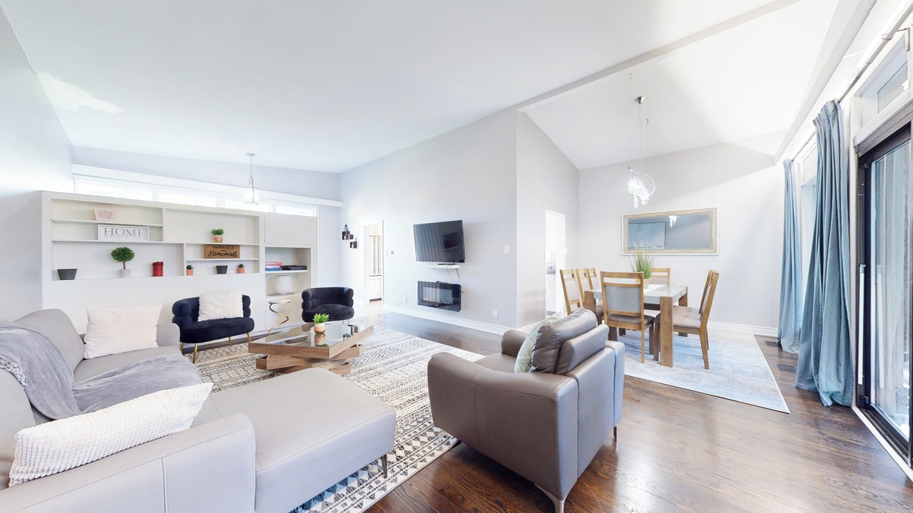 Photo of Livingroom in Bathurst Manor