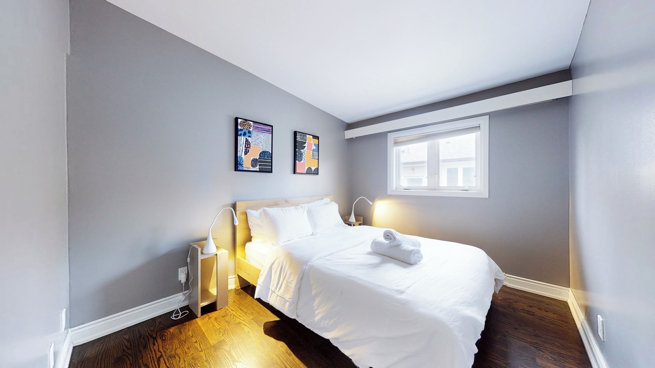 Photo of Bedroom in Bathurst Manor