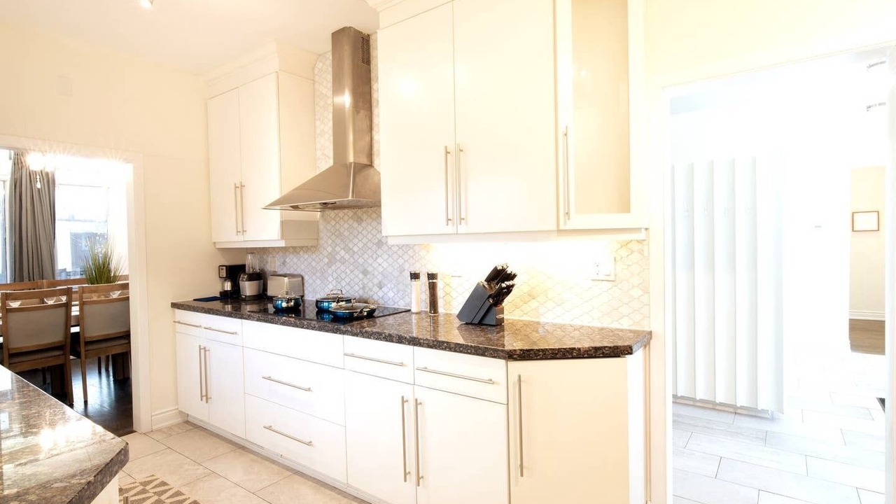 Photo of Kitchen in Bathurst Manor