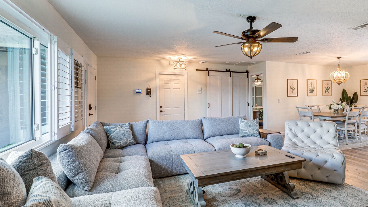 Photo of Livingroom in Apollo Beach