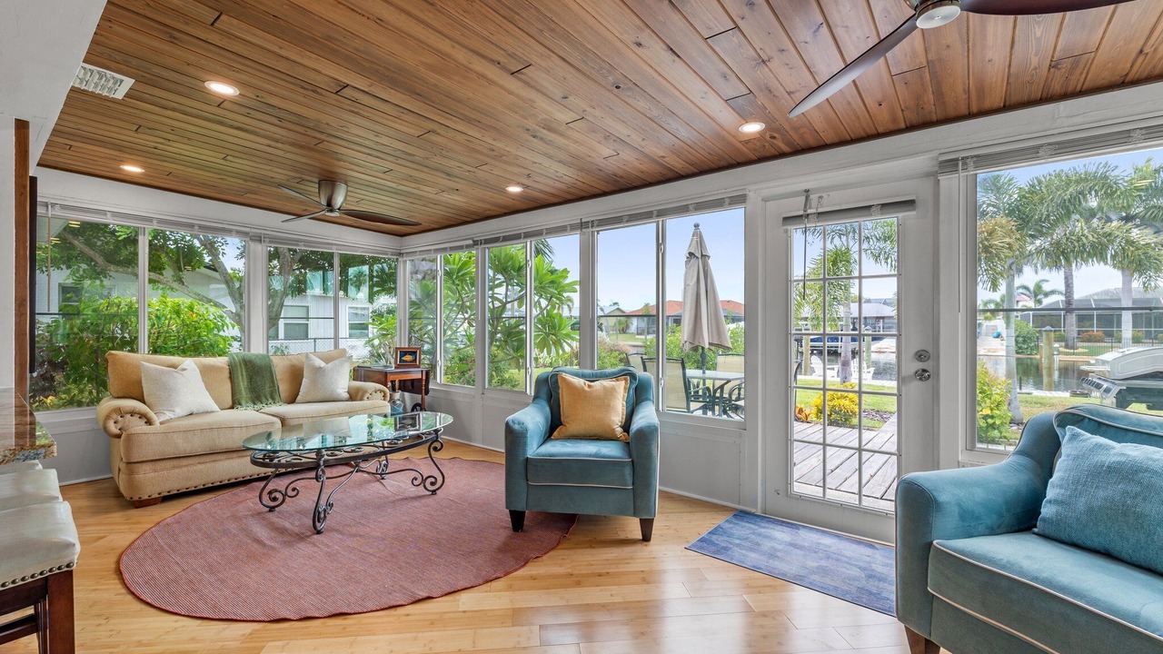 Photo of Livingroom in Apollo Beach