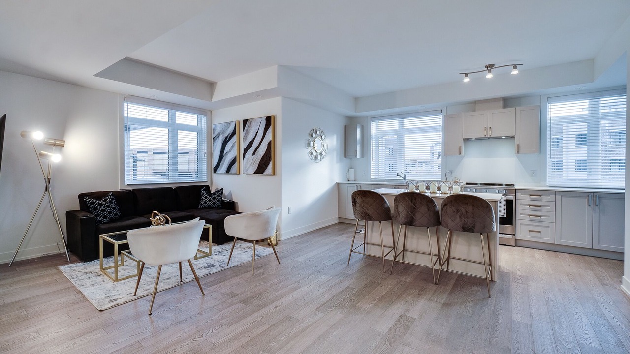 Photo of Livingroom in Lakeview