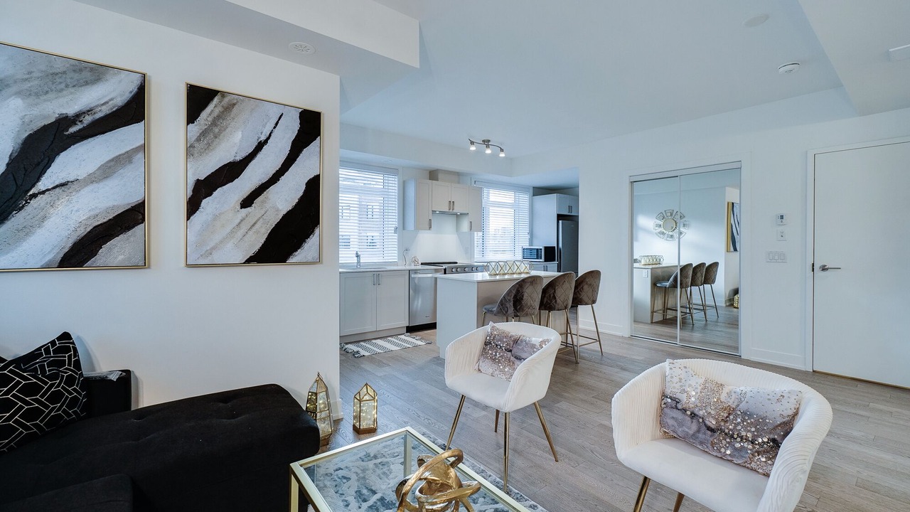 Photo of Livingroom in Lakeview