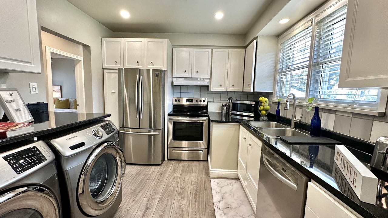 Photo of Kitchen in West Oakville