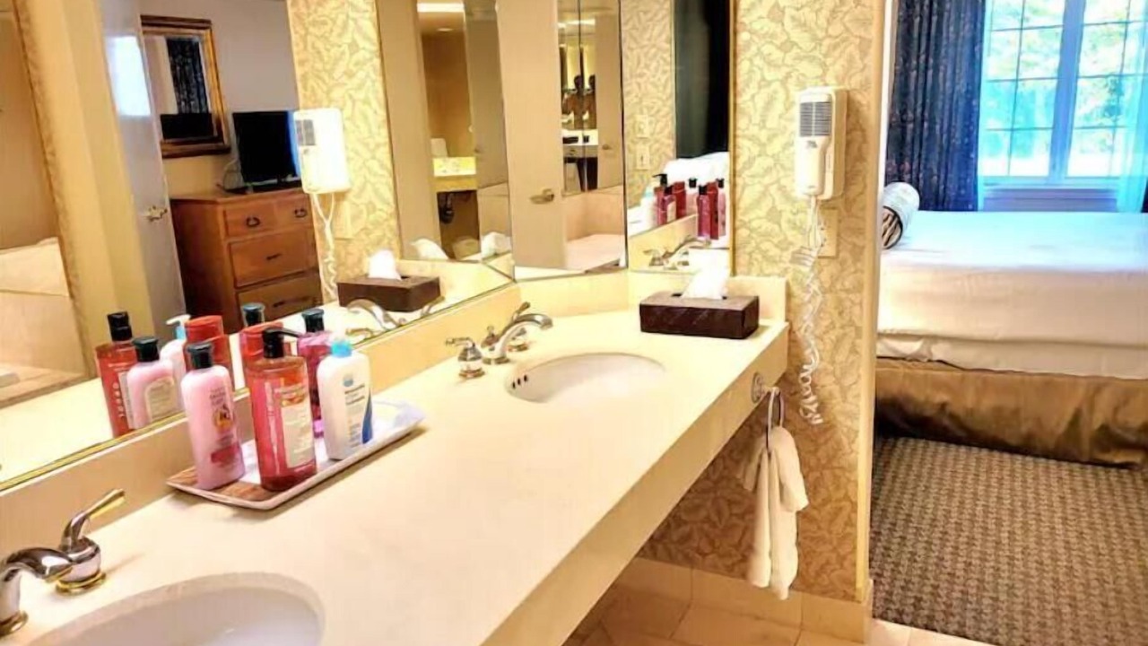 Photo of Bathroom in Oro-Medonte